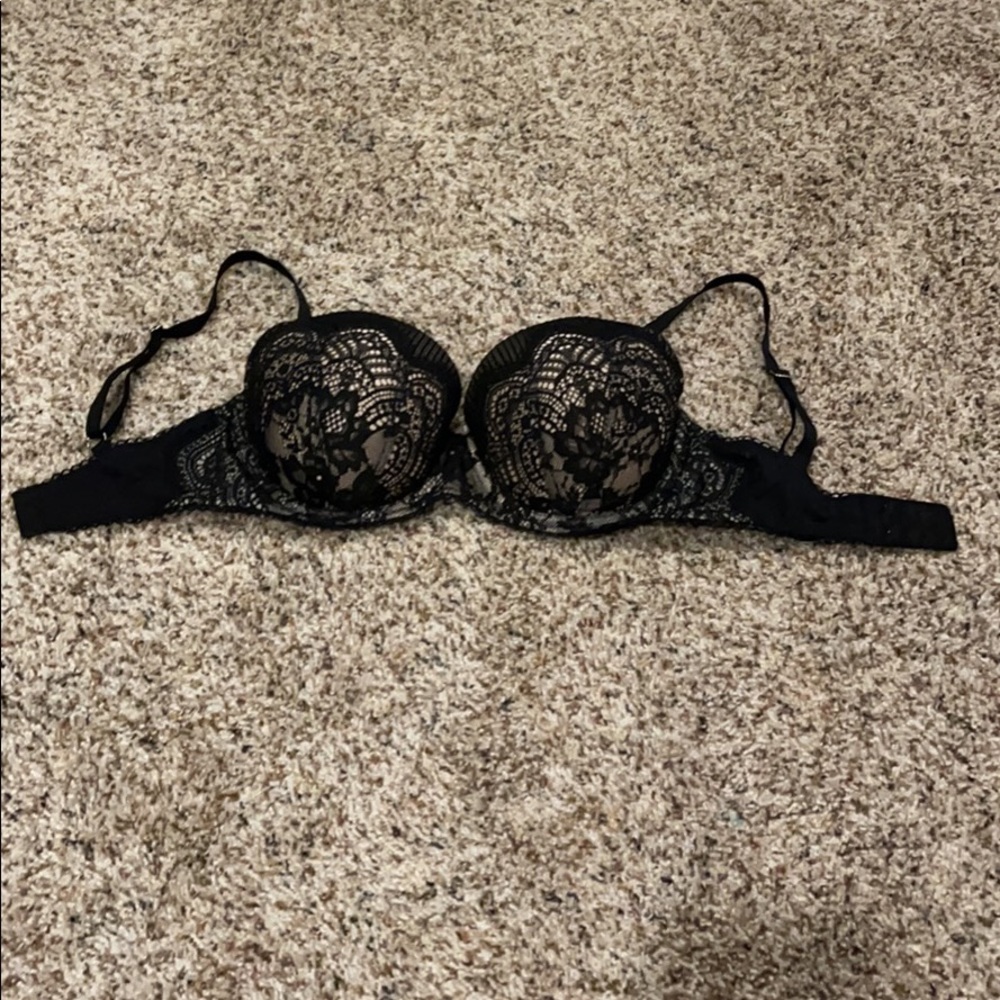32DDD Victoria’s Secret bra